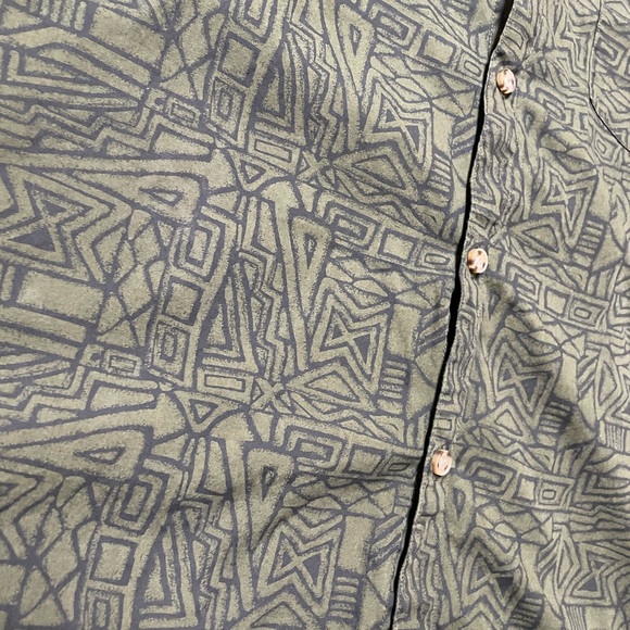 ClearWater Outfitters Green Designed shirt - Picture 3 of 4